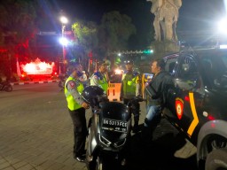 Jamin Kelancaran Polsek Denpasar Barat Atensi Gladi Resik Parade Ogoh-ogoh Kesanga Fest 2024