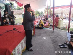 Uniknya Tradisi Ruwat Desa di Pager Ngumbuk, Ratusan Tumpeng Digotong