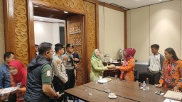 Polisi Kawal Hasil Rekap ke KPU Provinsi Jatim