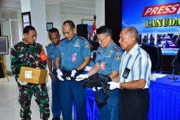 SATGASPAM BANDARA JUANDA GAGALKAN UPAYA PENGIRIMAN SENPI DAN AMUNISINYA