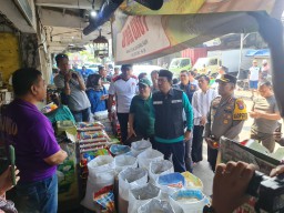 Bupati Gus Muhdlor Pastikan Pasokan Beras Aman di Bulan Ramadhan