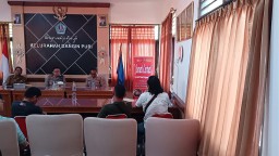 Bahas Keamanan Selama Pelaksanaan WWF: Polsek Dentim Gelar Jumat Curhat Di Kantor Kelurahan Dangri