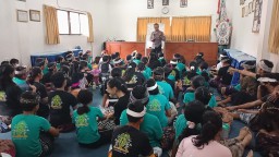 Jumat Curhat: Kanit Binmas Polsek Dentim Berikan Pengarahan di BPS, Terkait Penyimpangan Pergaulan R