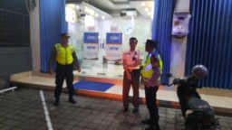 Melalui Bluelight Patrol Polsek Denbar Berkontribusi Beri Rasa Aman Dan Nyaman Pada Masyarakat