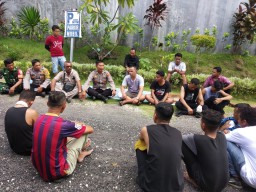 Ciptakan Kerukunan Antar Sesama Polsek Denbar Hadir Ditengah Warga NTT