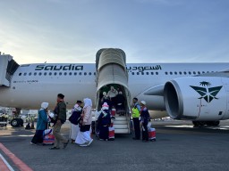 KLOTER 1 HAJI 1445 H / 2024 EMBARKASI JAWA TIMUR MULAI BERANGKAT HARI INI