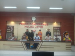 Ditreskrimsus Polda Jatim Bongkar Kasus Pornografi Online, Tangkap Pelaku dan Sita Barang Bukti