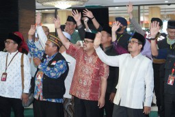 Sekda Kota Surabaya Lepas Jemaah Haji Kloter 93