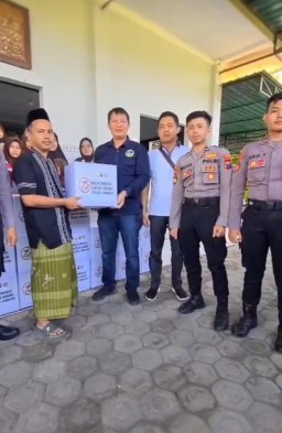 Satres Narkoba Polres Jombang Gelar Bakti Sosial di HUT Bhayangkara ke-78