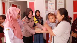 Briptu Dini Ramadani: Polwan Bhabinkamtibmas yang Berjuang Menurunkan Angka Stunting di Desa Bedadung