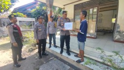 Wujud Kepedulian Polri,Salurkan Bantuan Sembako kepada Masyarakat yang Kurang Mampu 