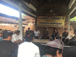 Kegiatan Jumat Curhat Polresta Denpasar di Pura Luhur Dalem Muter Jagat, Kesiman: Sinergi Polisi dan