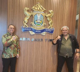 KADIN Jatim teken MoU dengan FKKS Jatim terkait Soft Landing solusi untuk masalah seragam SMA/SMK