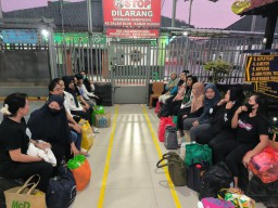 Giliran 16 WBP Wanita Lapas Sidoarjo dilayar ke Surabaya dan Malang