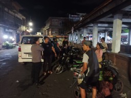 Menjaga Stabilitas Kamtibmas Kapolsek Denbar Pimpin Patroli Bersama Atensi Kerawanan Malam Minggu