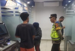 Optimalkan Bluelight Patrol Polsek Denbar Terus Berupaya Cegah Gangguan Kamtibmas Malam Hari