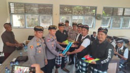 Jaga Kamtibmas Jelang Pilkada Serentak Safari Kamtibmas Polresta Denpasar di Desa Adat Kampial, Kuta