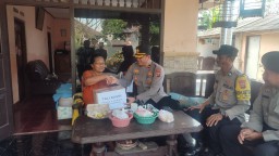 Wujud Kepedulian Tanpa Henti oleh Kapolsek Kawasan Pelabuhan Gilimanuk Terhadap Lansia dan Tuna Wicara 