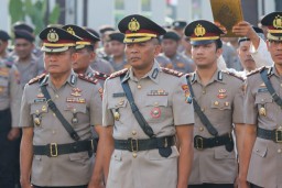 Kapolrestabes Surabaya Pimpin Upacara Pelantikan Jajaran Baru