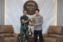 Jalin Silaturahmi, Kapolda Bali Kunjungi Pangdam IX/Udy