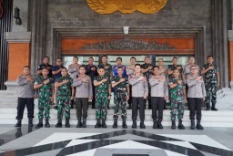 Pangdam Udayana  Silaturahmi  Dengan Kapolda Bali