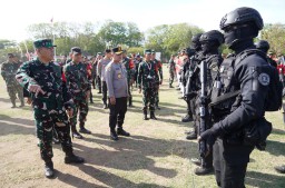 Pangdam Zamroni Dampingi Pangkogabwilhan II Cek Kesiapan Pam HLF-MSP dan FTT IAF