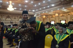 Pesan Plt. Bupati Berharap Lulusan Unusida Menjadi Generasi yang Inspiratif