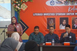 Unitomo Gelar Kuliah Tamu: Literasi Investasi Syariah untuk Generasi Z