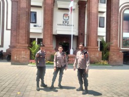 Pengamanan Penetapan dan Pengundian Nomor Urut Paslon Pilkada 2024 di Kabupaten Badung Berjalan Kond