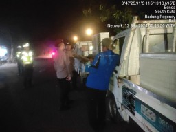 Pastikan Wilayah Aman Jelang Pilkada Polsek Kuta Selatan Gelar Patroli Blue Light