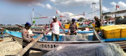 Patroli Pesisir Satpolairud Polresta Denpasar di Kedonganan Jelang Pilkada Serentak 2024