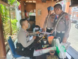 Satgas Banops Subsatgas Propam Polresta Denpasar Lakukan Pengecekan Personel di Kantor KPU