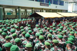 Pangdam Zamroni Periksa Kesiapan Satgas Pamtas Yonif 741/GN