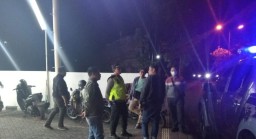 Perkuat Keamanan Malam Minggu: Kapolsek Dentim dan Unit Blue Light Patrol Beraksi