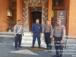 Pengamanan Kantor KPU Kota Denpasar oleh Satgas Preventif Polresta Denpasar pada Tahap Kampanye Pilk