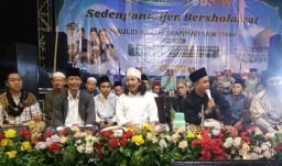 Doa Warga Sedengan Mijen Terkabul, Gebyar Sholawat Tergelar di Lapangan Desa