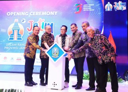 Pj. Gubernur Jawa Timur Buka Jatim Fest 2024