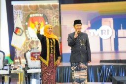 Tampil Unggul di Debat Perdana, Khofifah-Emil Banyak Sampaikan Capaian Kinerja dan Prestasi