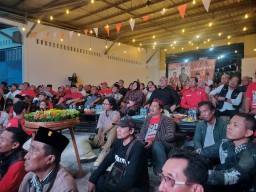 Buleks Apresiasi Pembukaan Posko Pemenangan Bersama Risma-Gus Hans dan Eri Cahyadi-Armuji