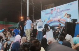 Genre Musik Ambyar Meriahkan Kampanye Riang Gembira Paslon Nomer Urut 3 H. Riyanto Dan Umi Laila