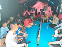 Wujudkan Pilkada Aman, Kapolsek Dentim Laksanakan Cooling System di Proyek Balai Diklat