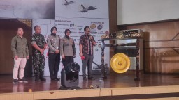 Kampus Dinamika Surabaya Gelar Festival Paskibra 2.0 2024