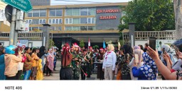SDN Rangkah 1 Surabaya Meriahkan Hari Pahlawan dengan Kirab dan Pentas Seni