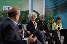 Di COP29, PLN Perluas Kolaborasi Pendanaan Wujudkan Target 75 GW Pembangkit EBT 2030