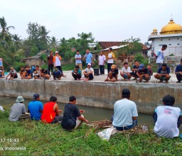 H.Riyanto Pamungkas Tebar Ikan Lele di Pasar Baru Padasuka,Jangan Lupa No Urut 3 Asli Wong Pringsewu Lur