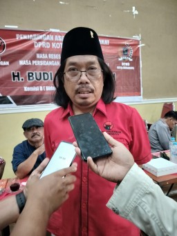 Budi Leksono Anggota DPRD Surabaya Serap Aspirasi Warga Moro krembangan Terkait Usulan Peninggian