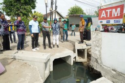 Plt. Bupati Sidoarjo Subandi Sidak Dua Proyek Jalan Betonisasi