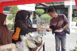 Ada Pemandangan Baru Di Samsat Surabaya Barat "PASAR TIBAN