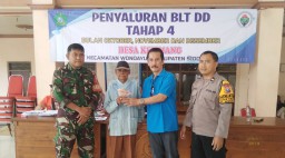Realisasikan Program Pemerintah, Pemdes Ketimang Salurkan BLT-DD