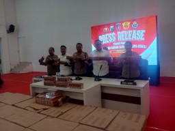 Tim Gabungan Satreskrim Polrestabes Surabaya Beserta Bea Cukai Jatim Berhasil Mengamankan Rokok Ilegal Siap Edar